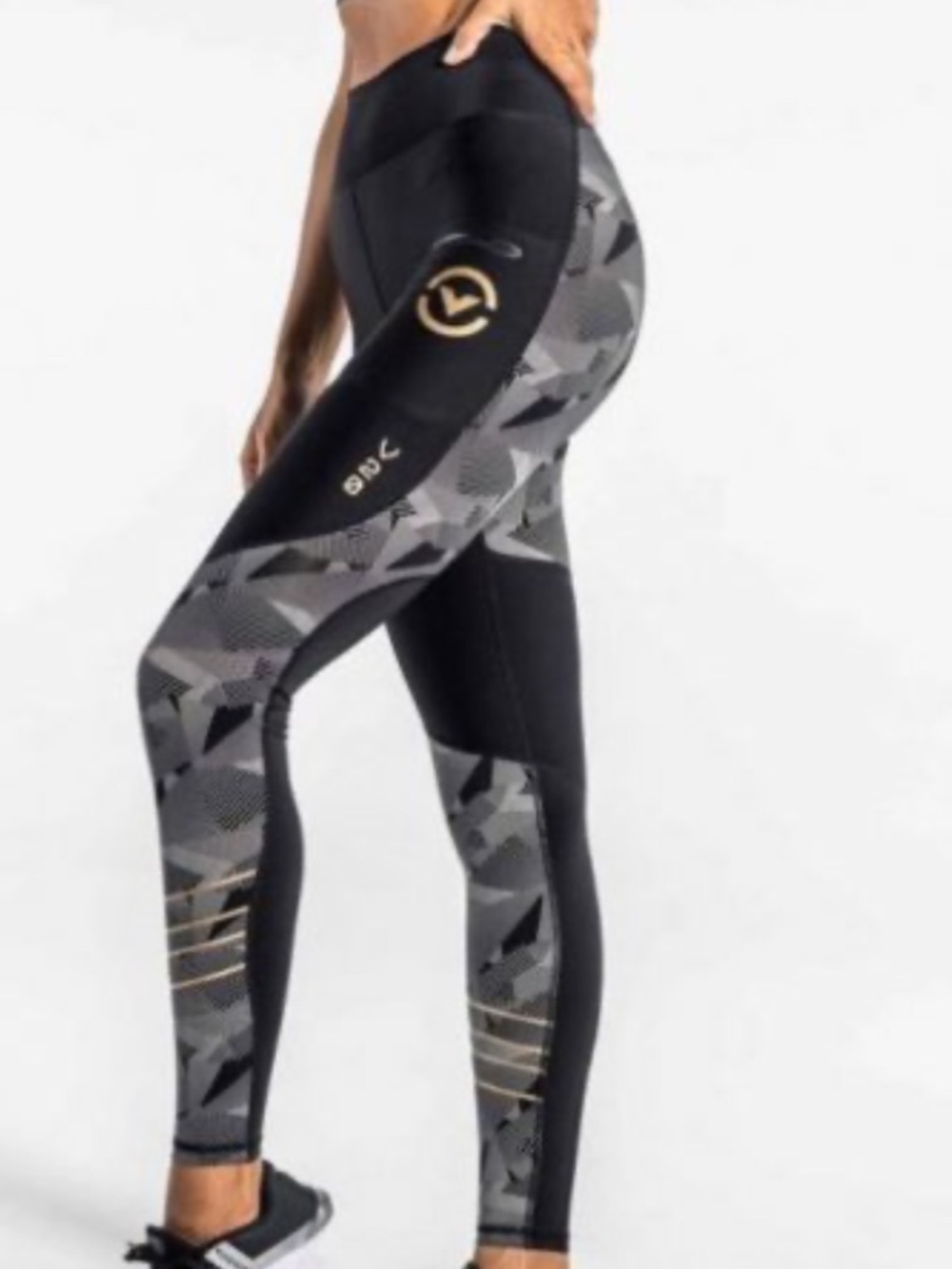 VIRUS InternationalModel: V20 Tech Pant / Compression Legging, Black/Gold, XL